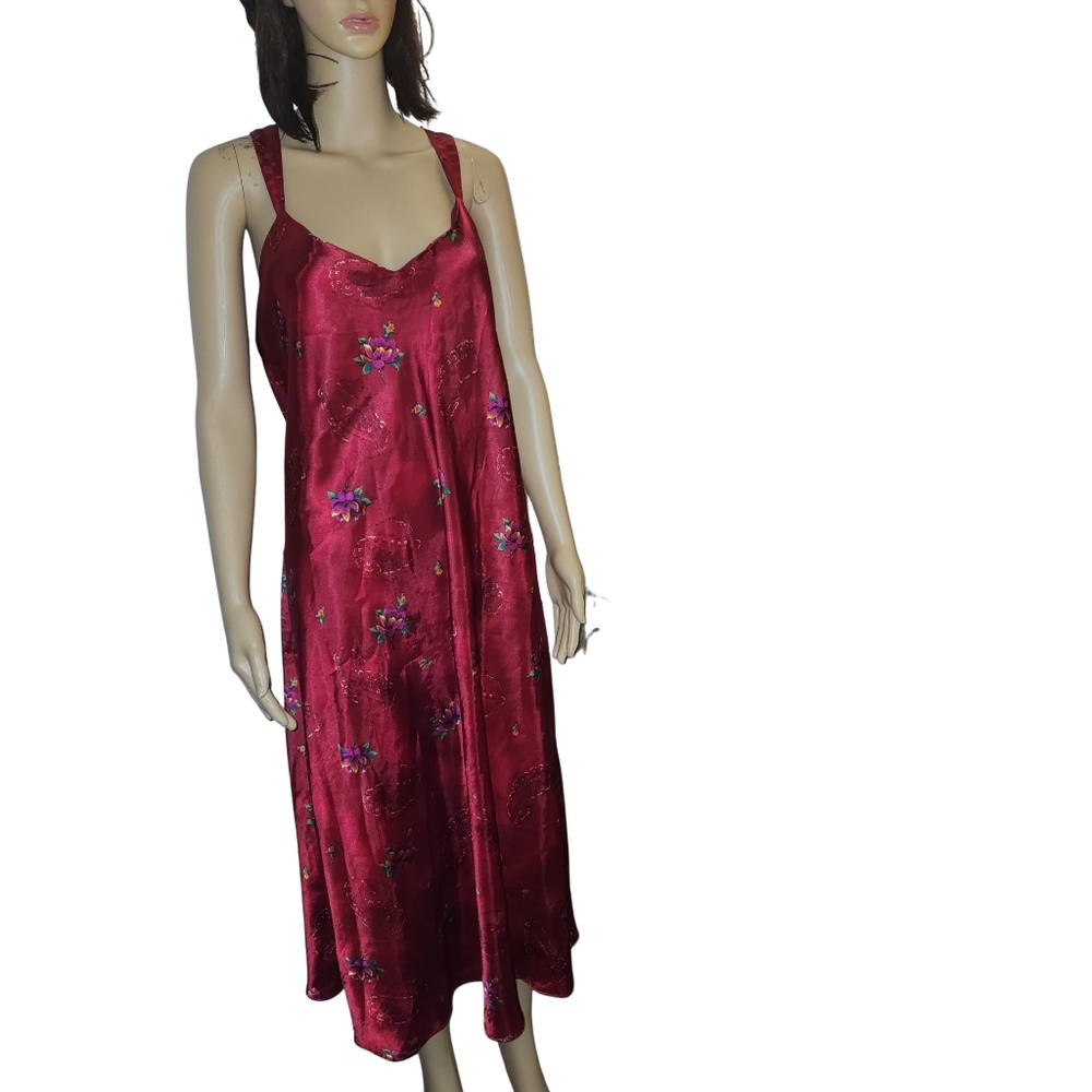 Women's Robe & Gown - Picture 7 of 14